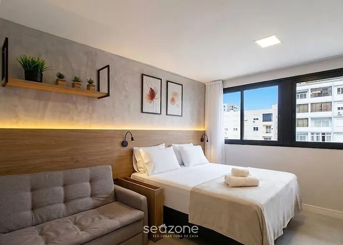 Em Cond. C/ Piscina E Vista Cid. Grb0505 *